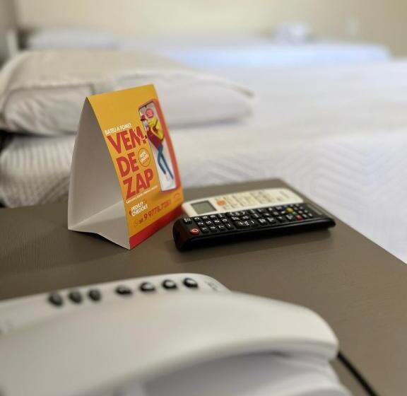 חדר סטנדרט לשלושה, Sd Plaza