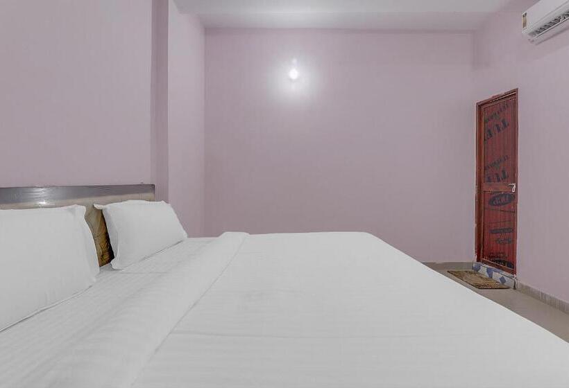 חדר קלאסי לשלושה, Super Oyo Flagship 83435 Silver Grand