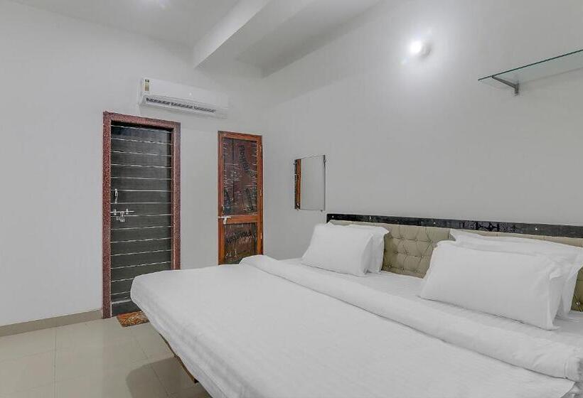 חדר קלאסי לשלושה, Super Oyo Flagship 83435 Silver Grand