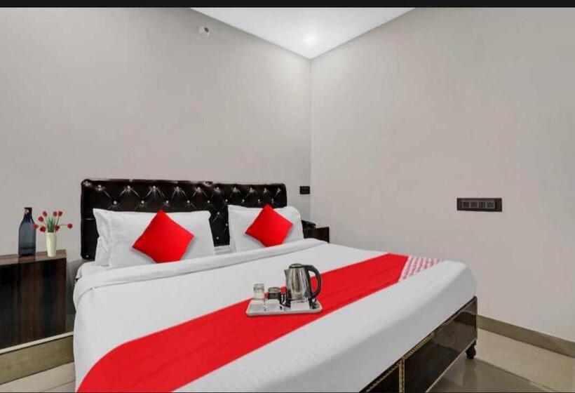 חדר קלאסי לשלושה, Super Oyo Flagship 83435 Silver Grand