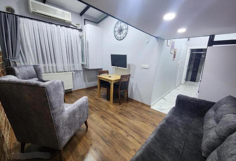 إستوديو سوبيريور, Taxim No1 Suites