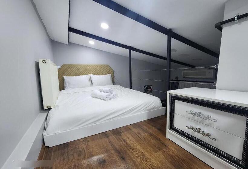 إستوديو سوبيريور, Taxim No1 Suites