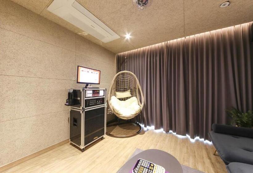 디럭스 패밀리 룸, Hound Hotel Sasang