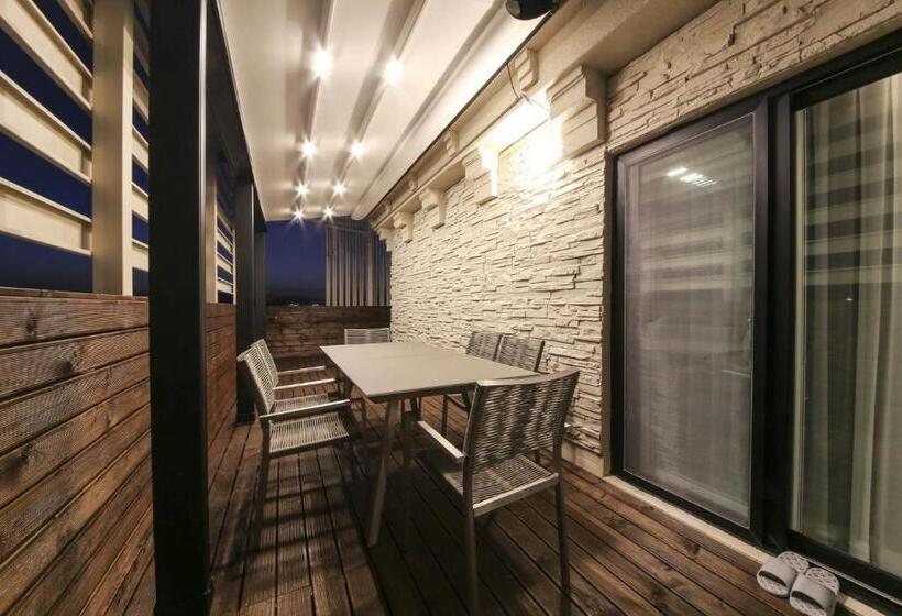 جناح عائلي, Hound Hotel Sasang