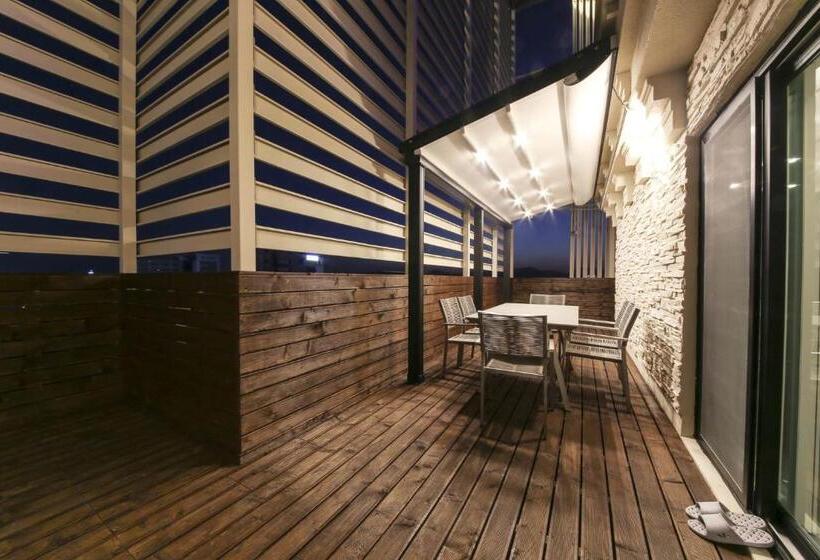 جناح عائلي, Hound Hotel Sasang