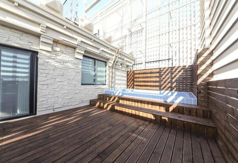 جناح عائلي, Hound Hotel Sasang