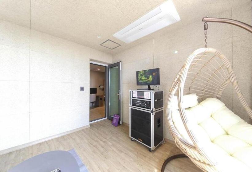 غرفة ديلوكس عائلية, Hound Hotel Sasang