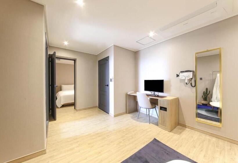 غرفة ديلوكس عائلية, Hound Hotel Sasang