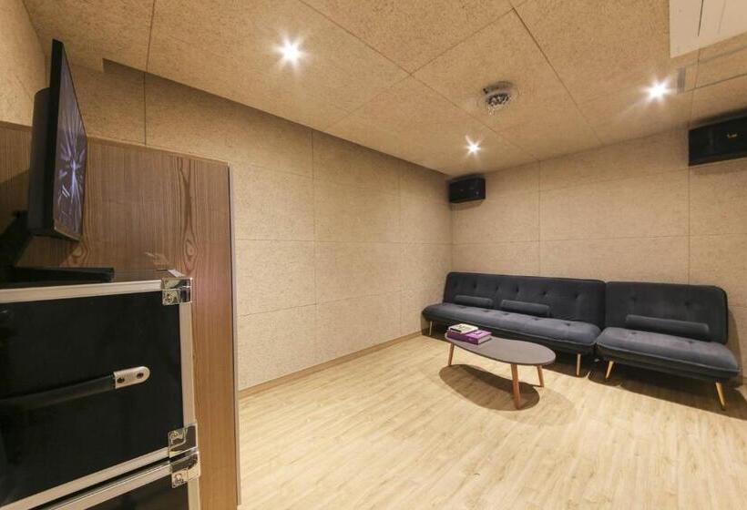 جناح عائلي, Hound Hotel Sasang