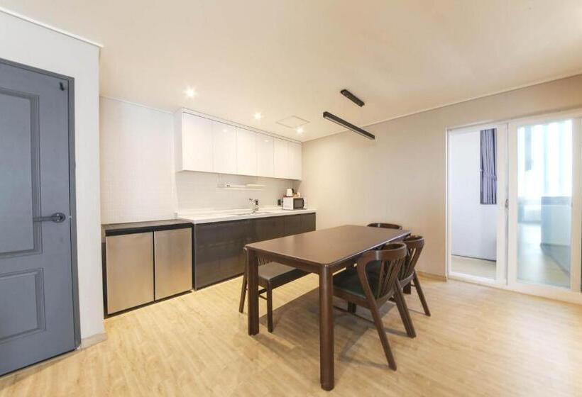 جناح عائلي, Hound Hotel Sasang