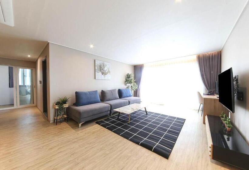 جناح عائلي, Hound Hotel Sasang