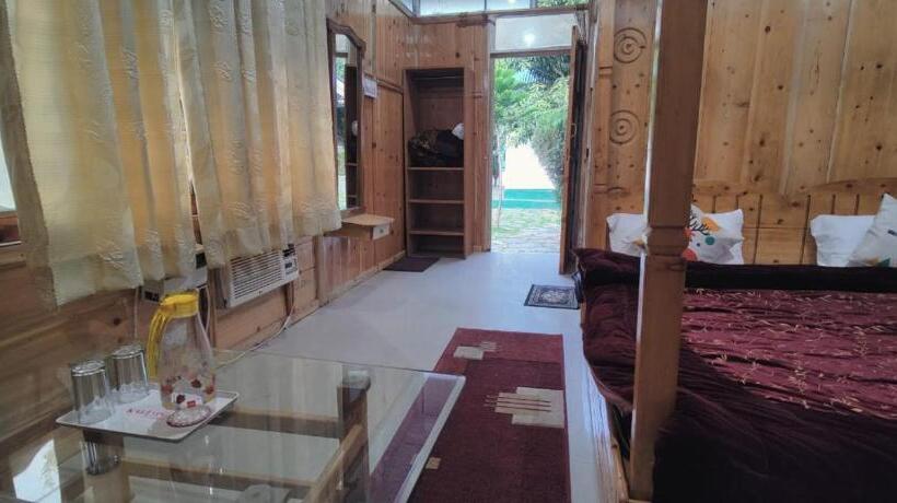 Номер Deluxe Кровать Кинг, Kalindi Nature Resort Lakhamandal