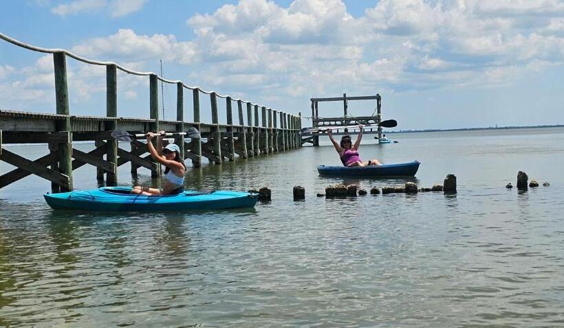 סוויטה עם נוף לנהר, Nasa Waterfront Dolphin Suite