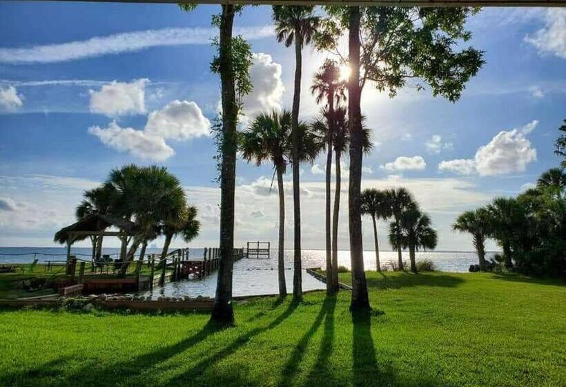 リバービュースイート, Nasa Waterfront Dolphin Suite