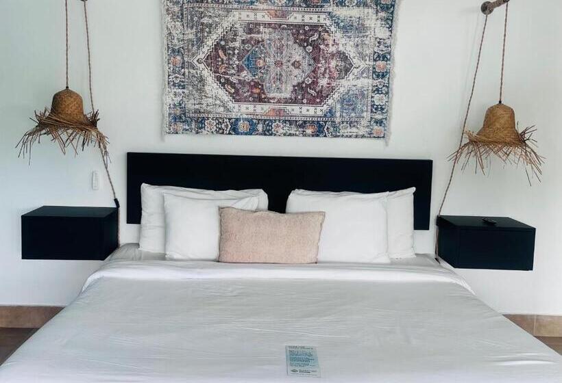 سوئیت 2 خوابه, Numero Uno Piñones