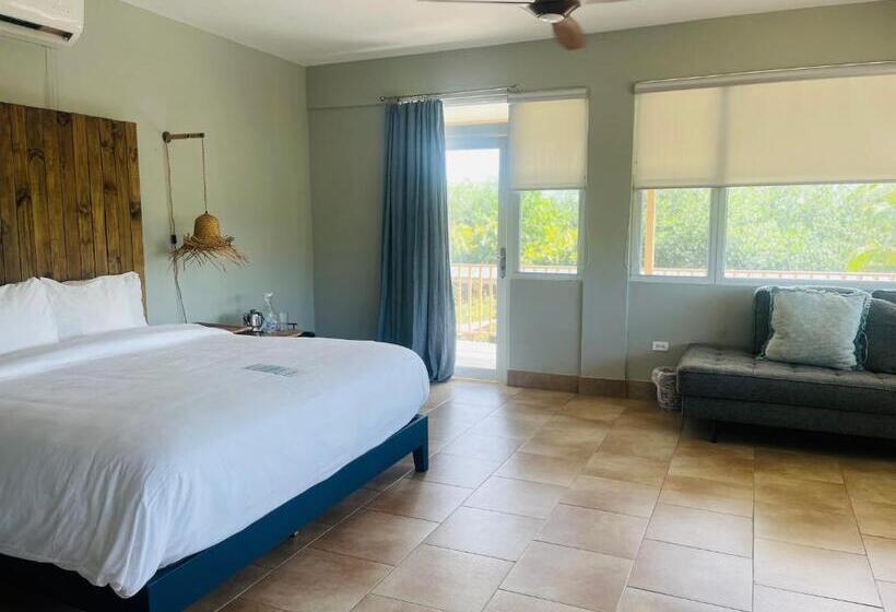 سوئیت 2 خوابه, Numero Uno Piñones