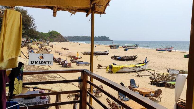 בקתה סטנדרטית, Columbus Goa