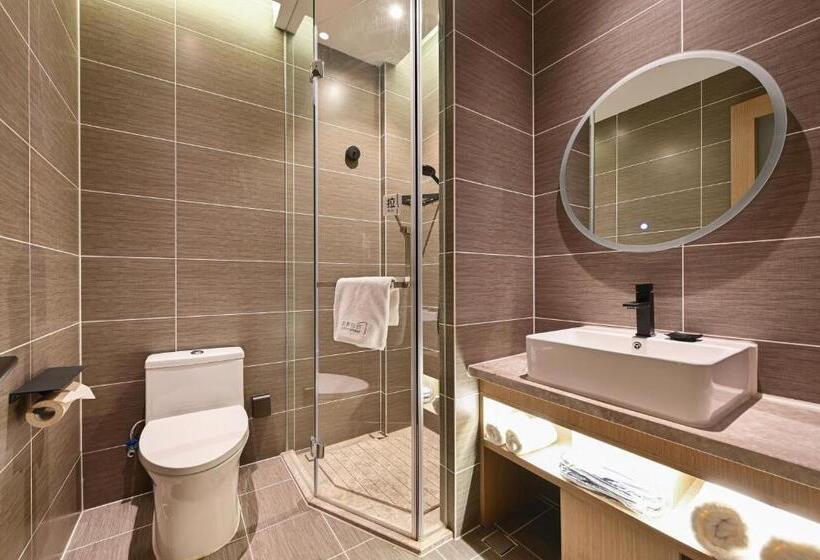 Deluxe Room with Balcony, Sincer Hotel Temple Of Heaven Beijing Tiananmen Square