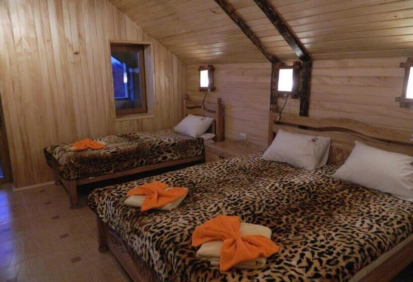 سوئیت با چشمانداز رودخانه, гостевая усадьба родовое гнездо