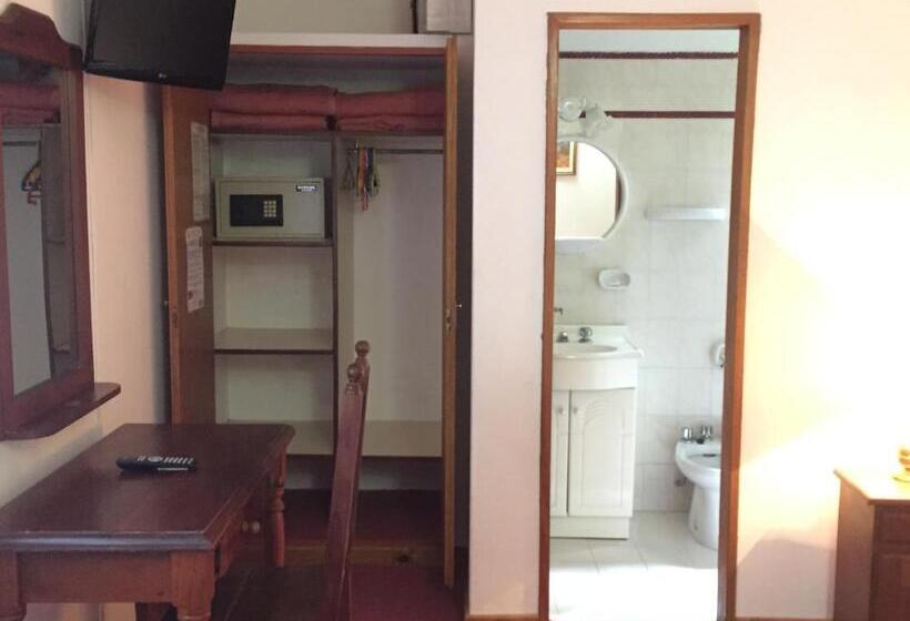 اتاق استاندارد سه نفره, Alpina Hostería