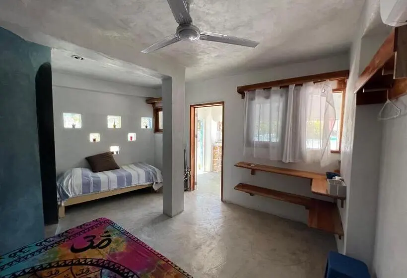 キングサイズベッドのデラックススイート, Casa Gajah Hotel Cuyo