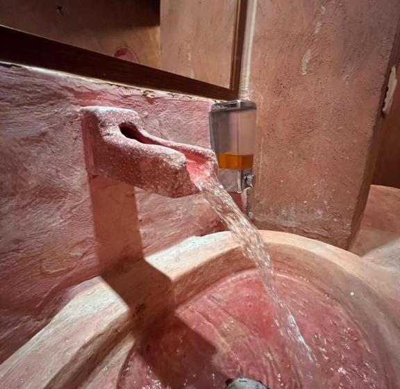 חדר דלוקס עם מיטת קינג, Casa Gajah Hotel Cuyo