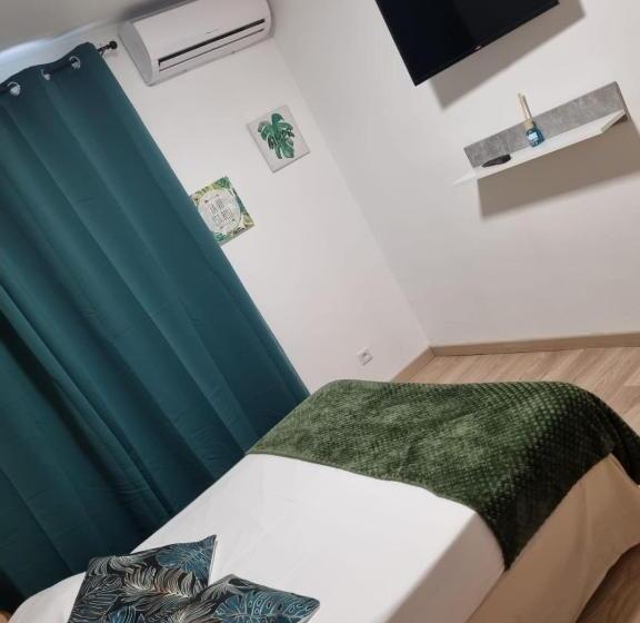 Номер Стандарт, Enjoy Hotels Perpignan Sud Pollestres