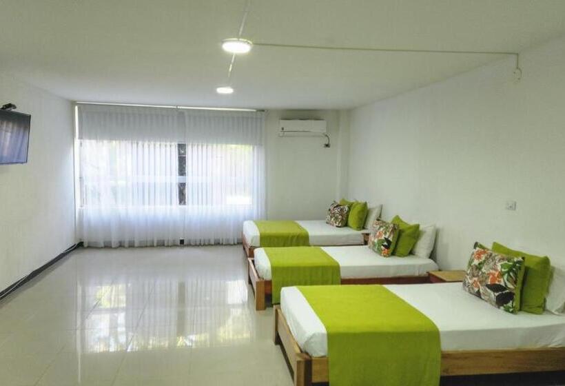 اتاق خانوادگی, Agualinda Doradal