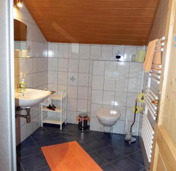 패밀리 스튜디오, Biobauernhof Poidlbauer