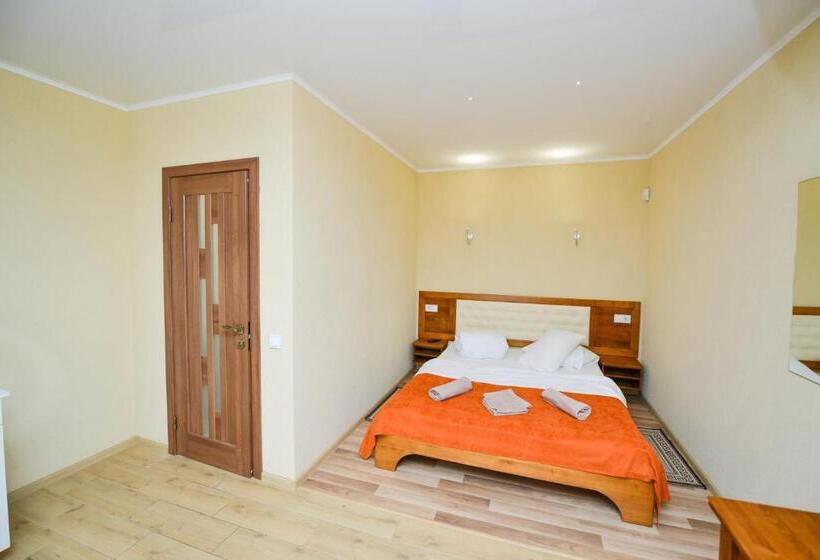 Номер Стандарт Вид на Сад, Forest