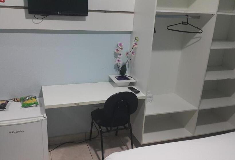 基本三人间, Forest