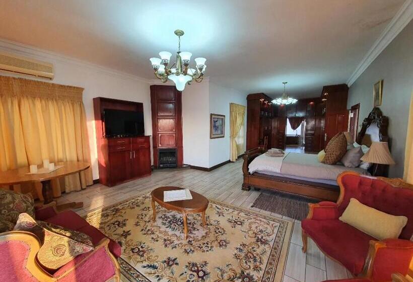 جناح رئاسى, Marble Lodge Estate