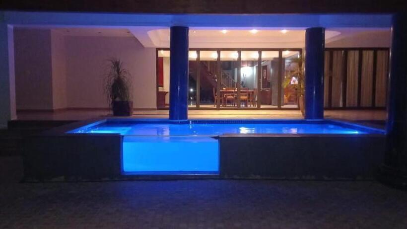 جناح رئاسى, Marble Lodge Estate