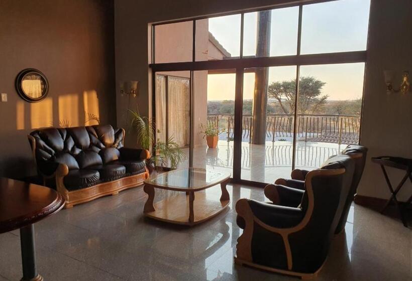 سوئیت پرزیدنت, Marble Lodge Estate