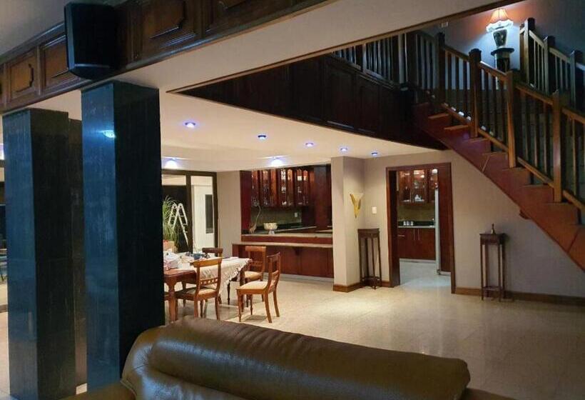 جناح رئاسى, Marble Lodge Estate