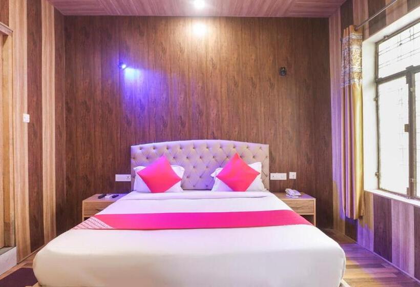 חדר קלאסי לשלושה, Oyo Flagship Yugantar Stay House