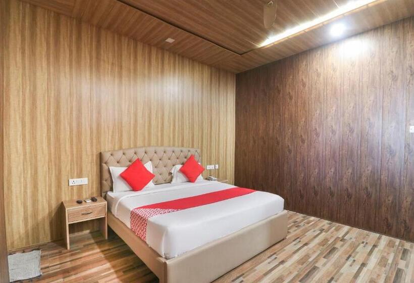 トリプルクラシックルーム, Oyo Flagship Yugantar Stay House