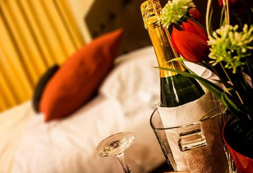 스탠다드 자쿠지 룸, Queen