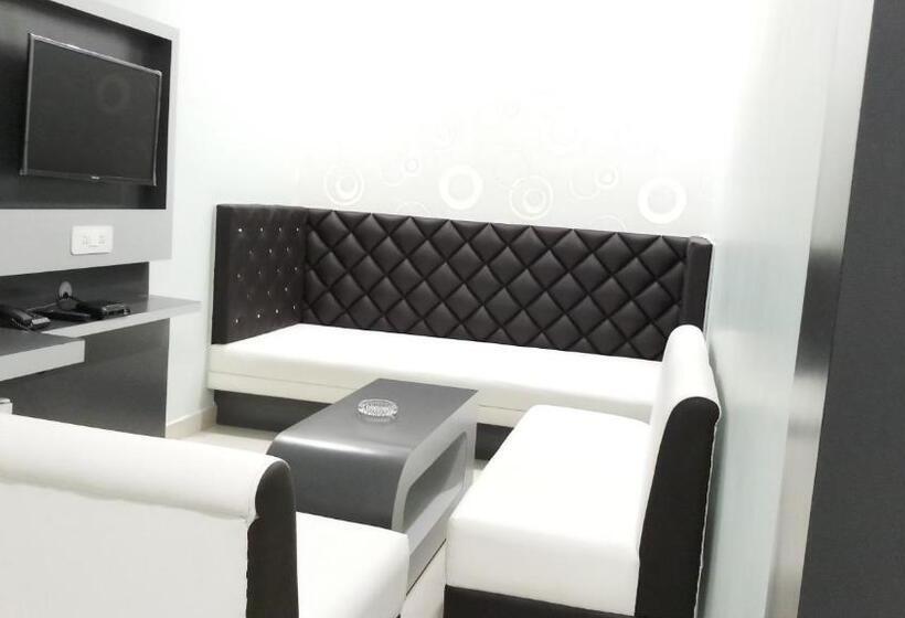 استودیو استاندارد با تخت کینگ, Saayein Residency