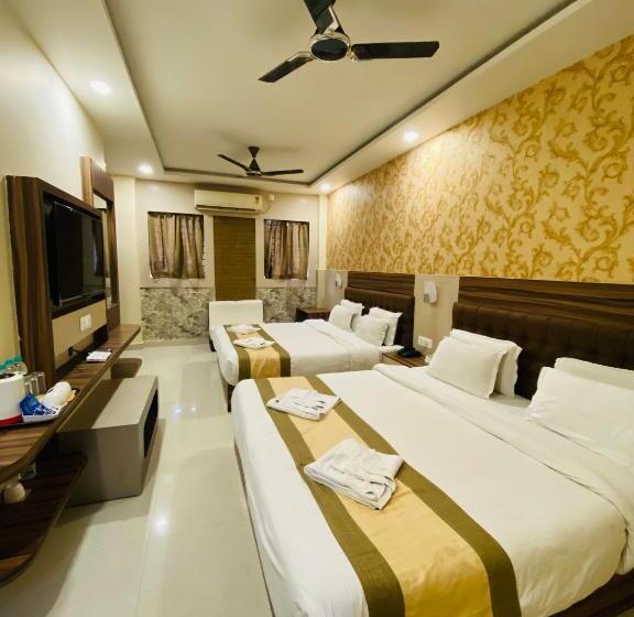 اتاق لوکس چهار تخته, Saayein Residency