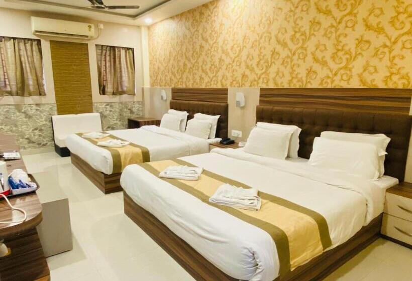 اتاق لوکس چهار تخته, Saayein Residency