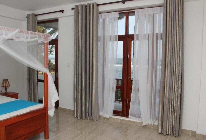 豪华海景房带阳台, Savenrose Beach Villa
