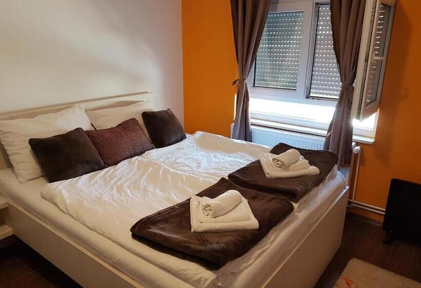 استودیوی استاندارد, Apple Line Appartments