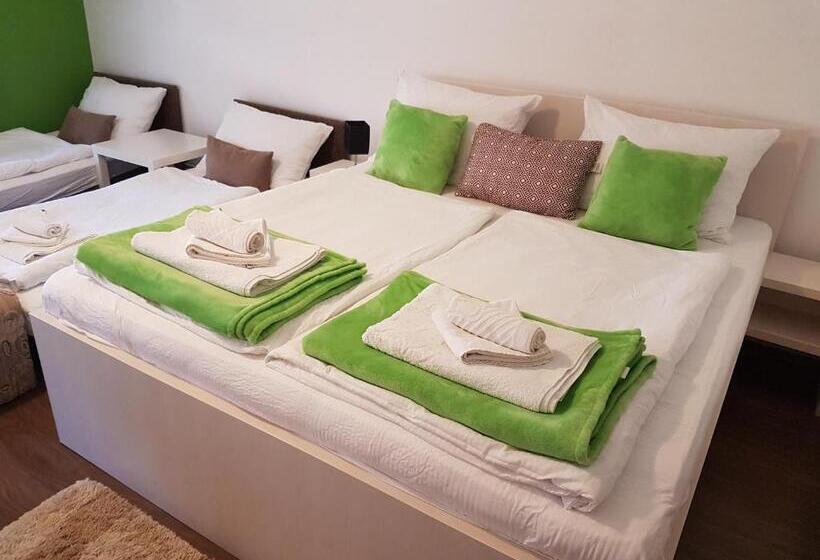 اتاق خانوادگی, Apple Line Appartments