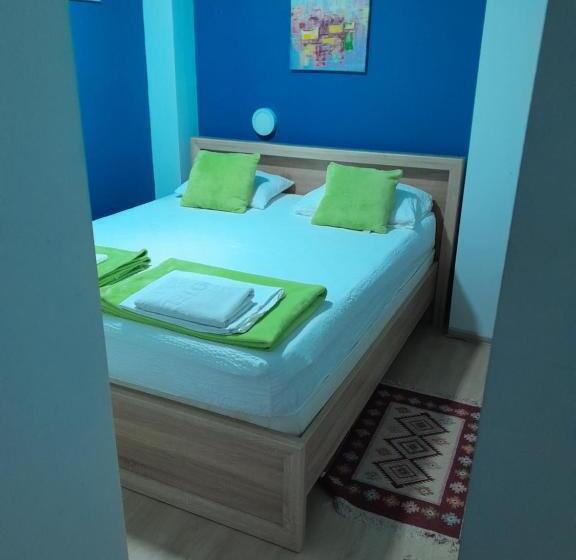 Economy Triple Room, Apple Line Appartments