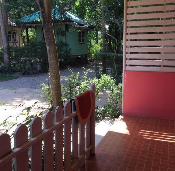 Номер Стандарт, Baan I Mhok Suanphueng