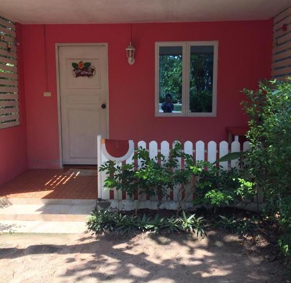 Номер Стандарт, Baan I Mhok Suanphueng