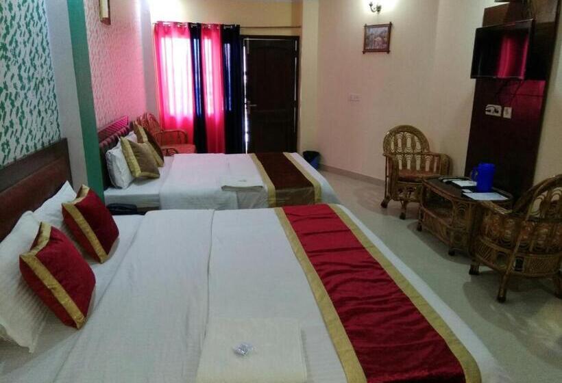 豪华家庭房间, Basant Watika