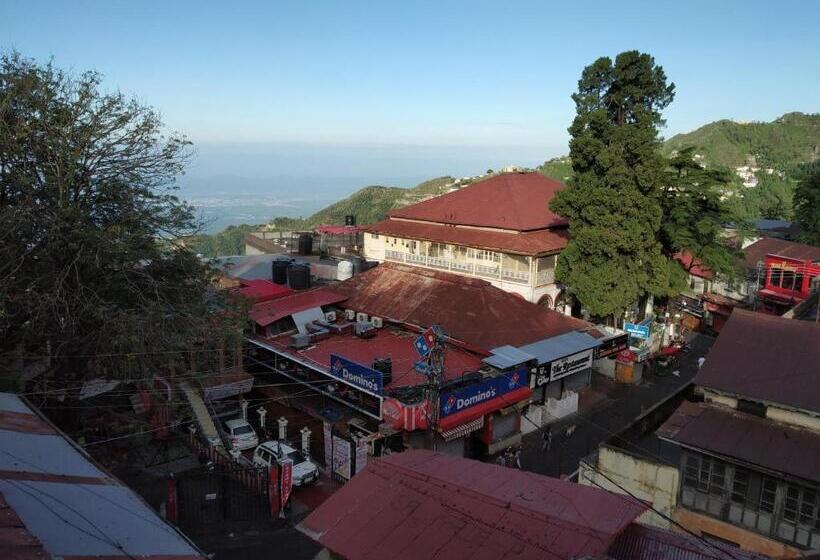 豪华家庭房间, Basant Watika