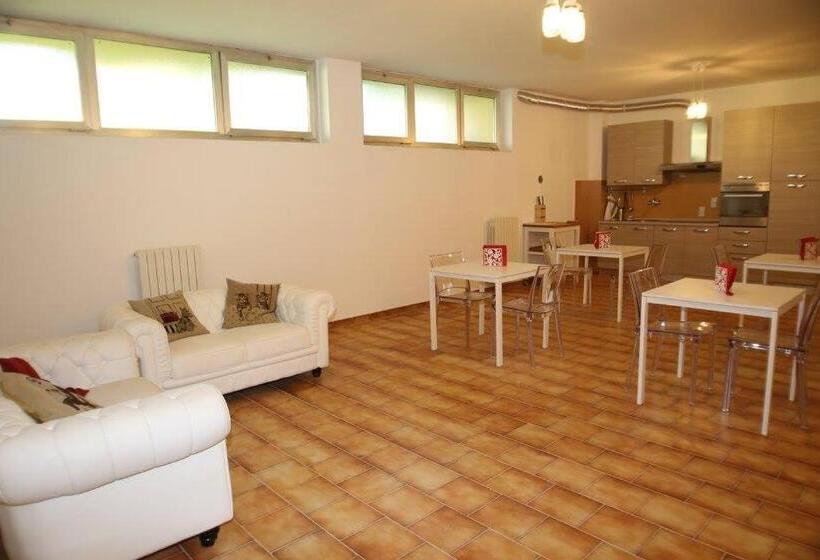 اتاق استاندارد با سرویس بهداشتی مشترک, Villa Colle